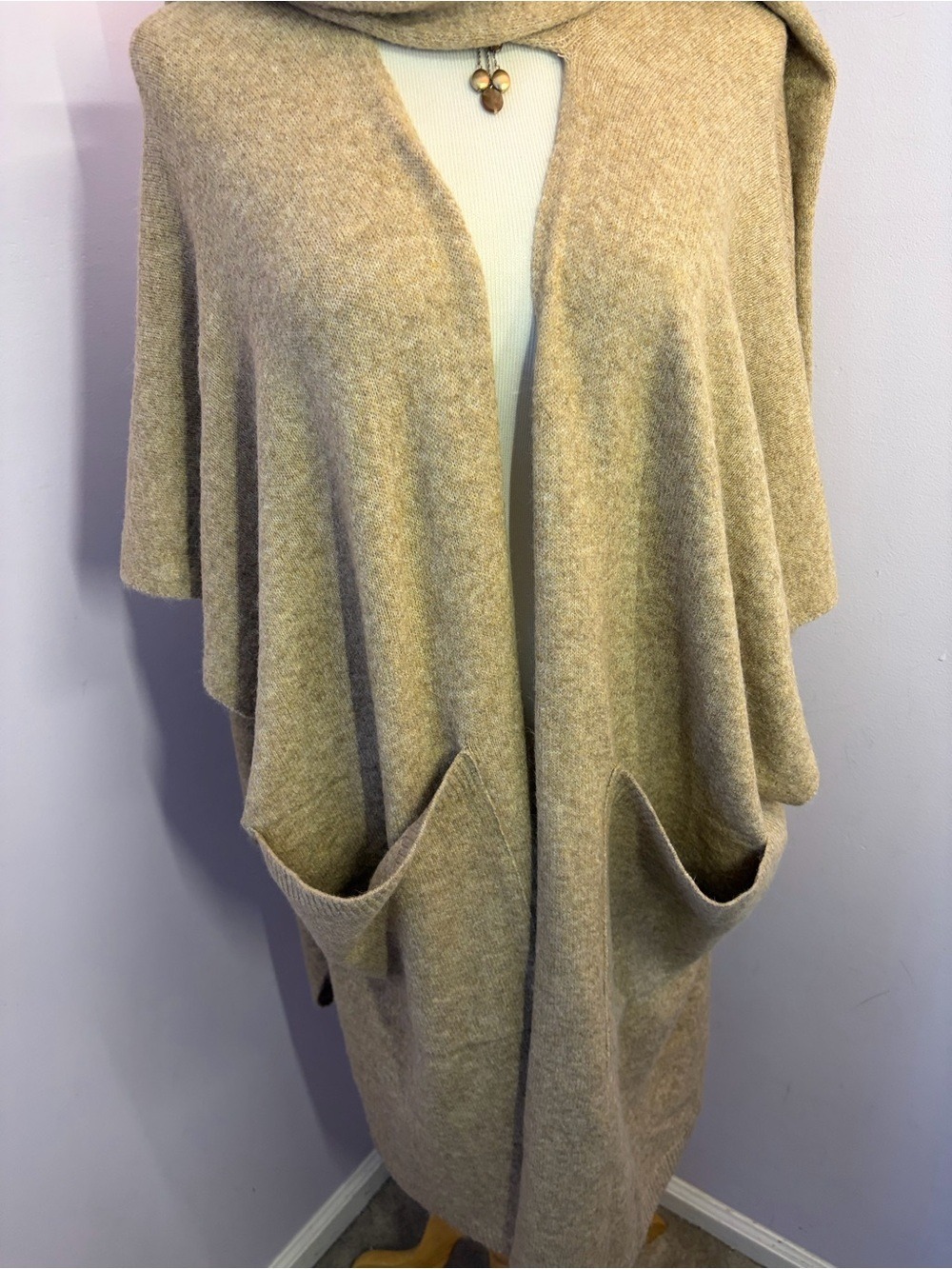 Steve Madden Long Cardigan with scarf Topper,NWT,One Size - Picture 4 of 11